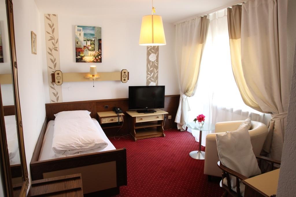 Kurhotel Wuerdinger Hof 바트푸징 외부 사진